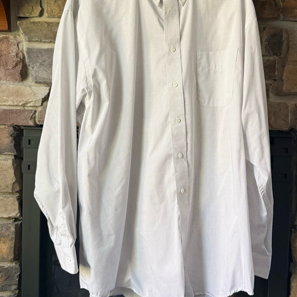 Croft & Barrow Light Gray Button Down Shirt
